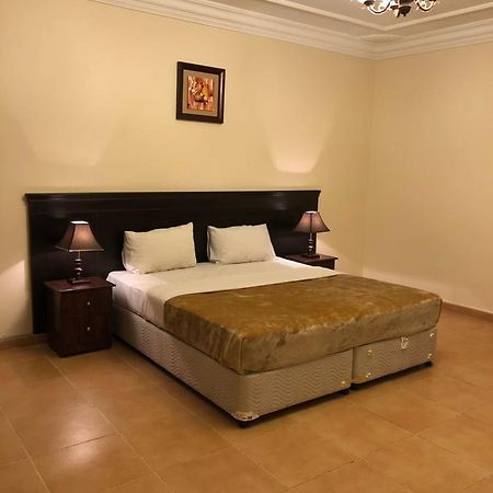 Апарт готель Al Meknan Furnished Units Medina Екстер'єр фото